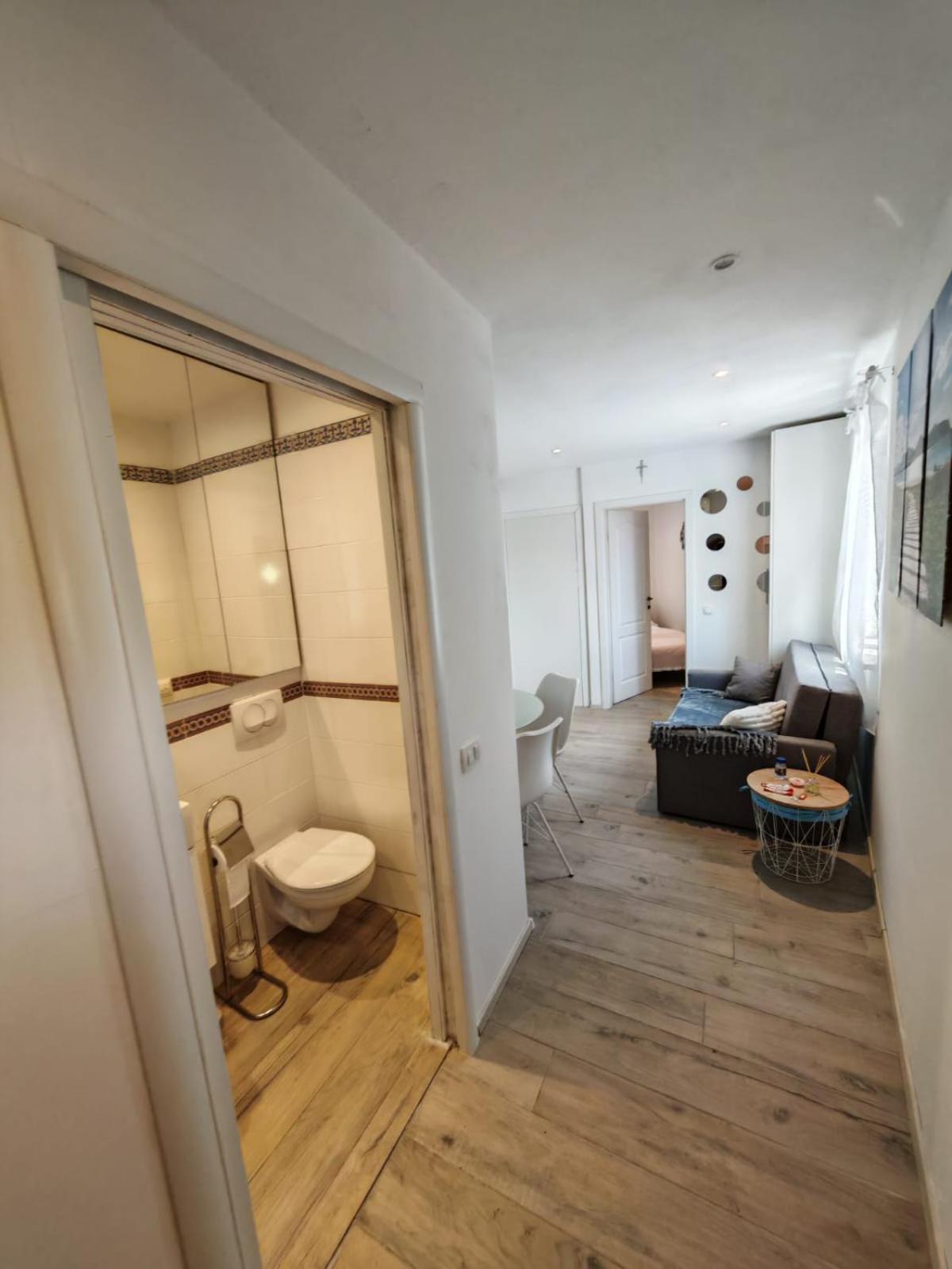 Apartment Luka Матулі Екстер'єр фото
