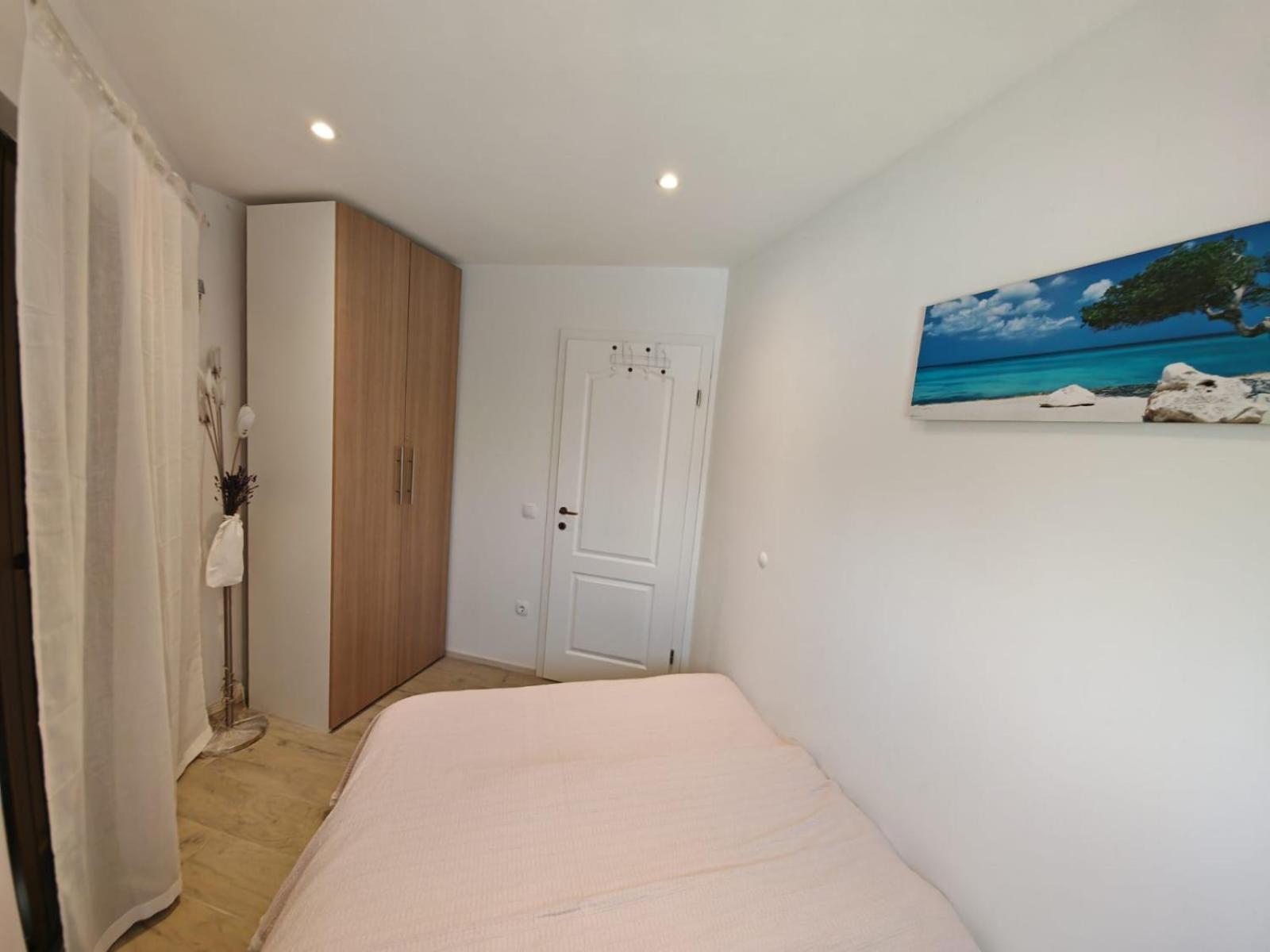 Apartment Luka Матулі Екстер'єр фото